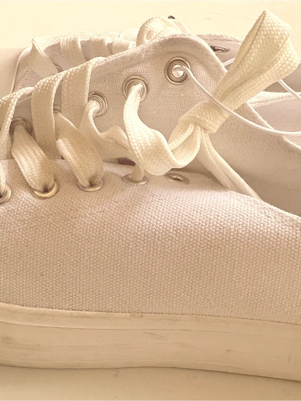 Yours Clothing White Low-Top Canvas Lace-Up Sneakers - Picture 4 of 10